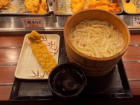 釜揚げうどんと銀あなご