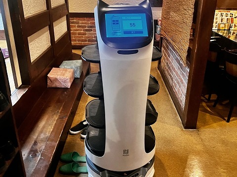 配膳ロボット