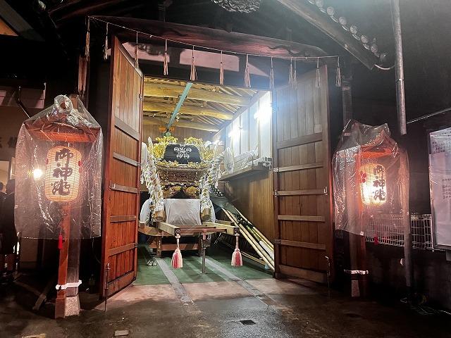 宵宮前夜の屋台蔵