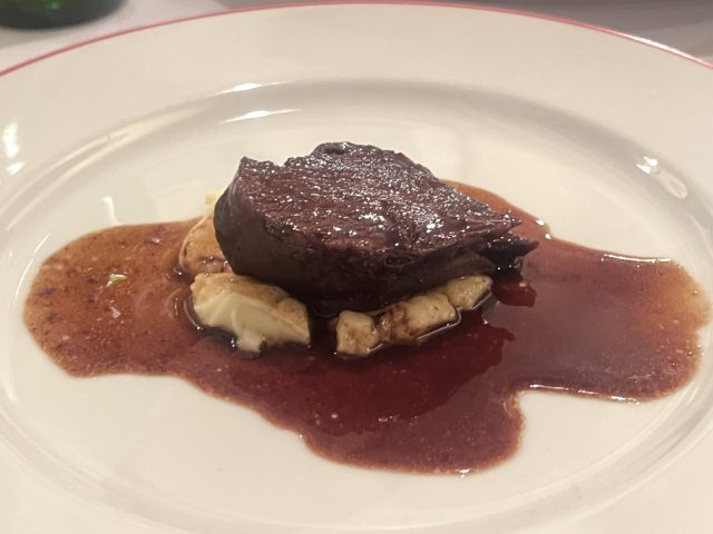 和牛ホホ肉のワイン煮